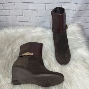Flexi Mex24 Brown Suede Wedge Booties Sz 7